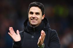 三亿电竞 -荷甲倒计时，阿森纳赛后防线松动，细节引发关注，媒体盛赞，纪律约束更严格(阿森纳vs热刺近期状态)