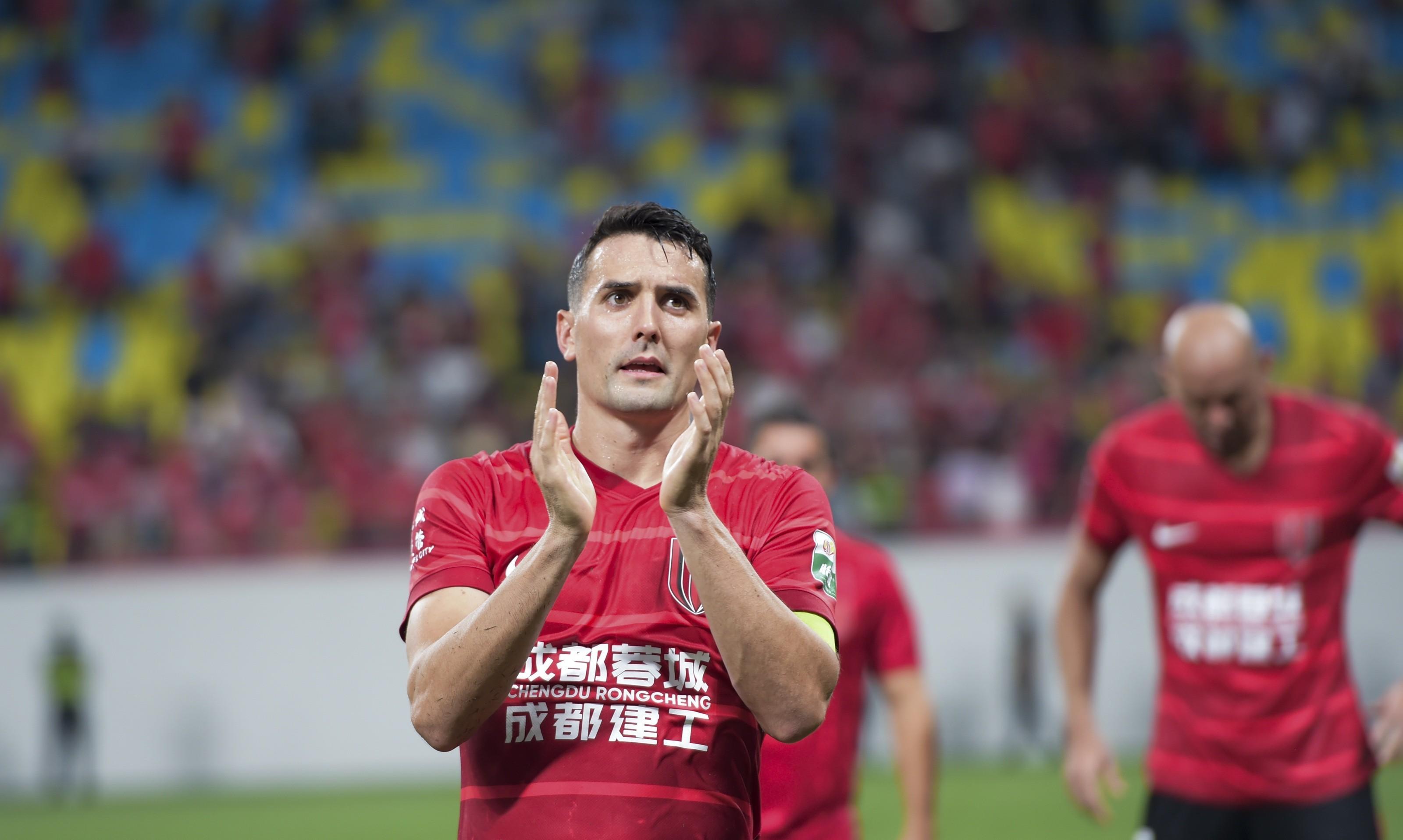 今夜上海海港队长鼓劲：欧超杯节点到来；话题不断；控场能力受关注 