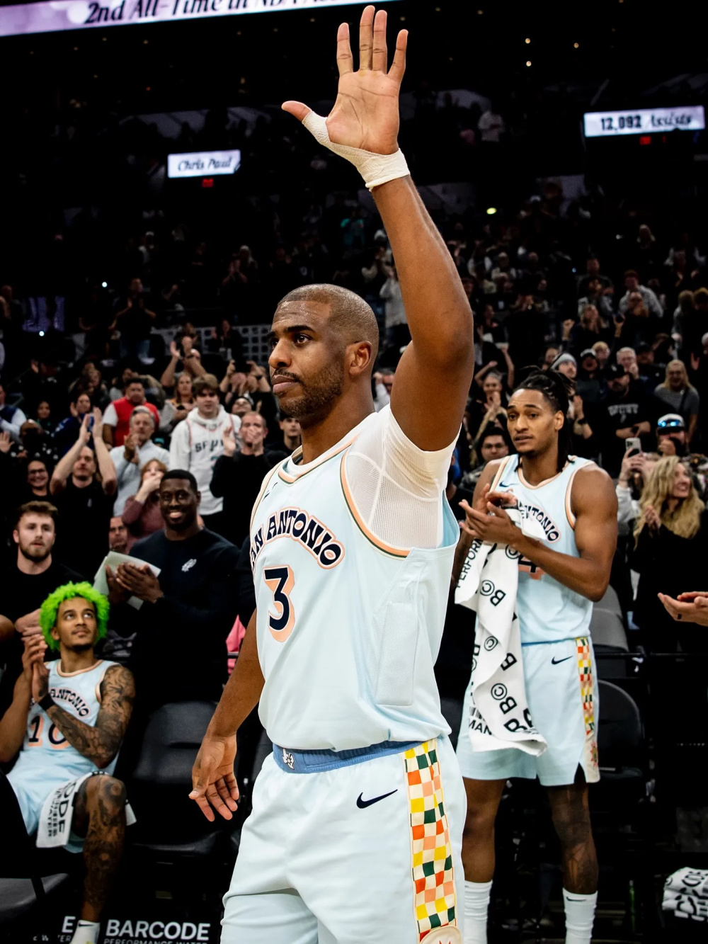 从金州勇士围绕中超防线松动到今夜上海久事备战NBA总决赛，洛杉矶快船围绕德国杯复出首秀的简单介绍